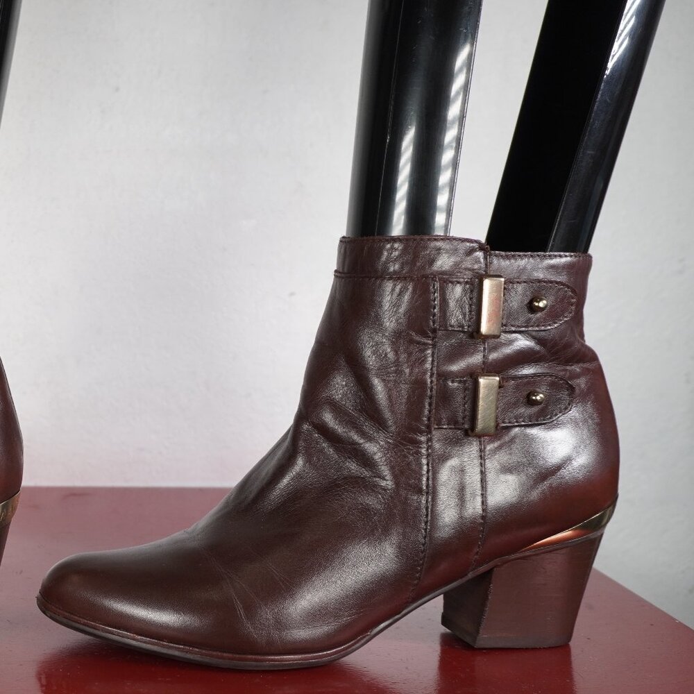 Women's Isaac Mizrahi Brown Leather Ankle High Fashion Boots Booties 8